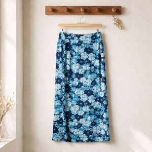Briggs Size 12 New York Floral Print Polyester Spandex Maxi Skirt